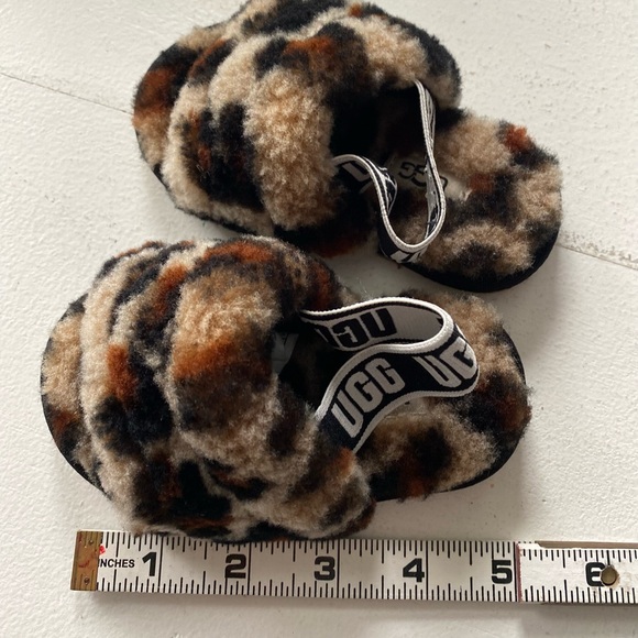 Baby Uggs slippers - Picture 3 of 8